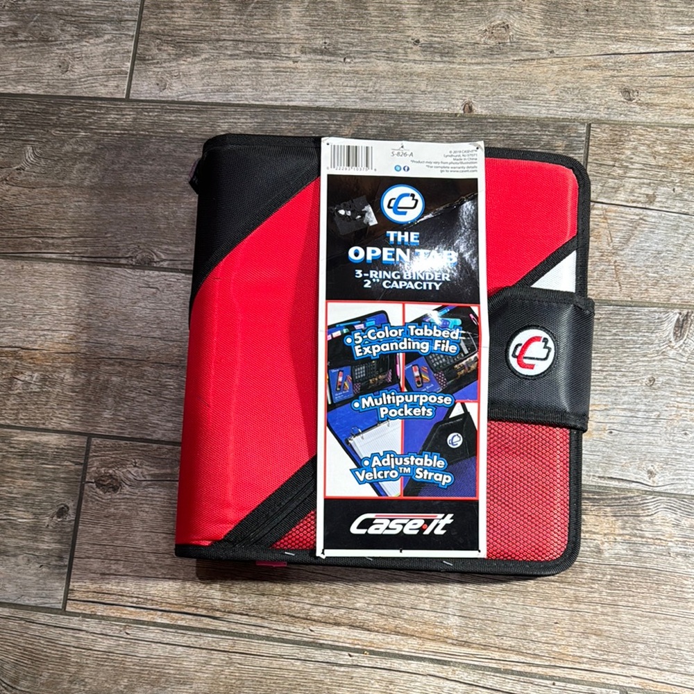 Case It Red and Black 3-Ring Binder-BRAND NEW